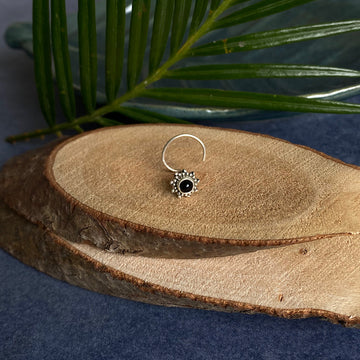 Black Flower Nose Pin